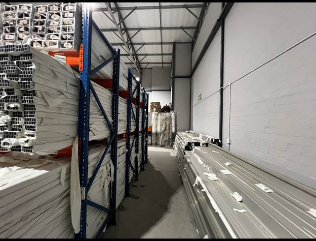 685M² WAREHOUSE TO LET IN AIRPORT INDUSTRIA